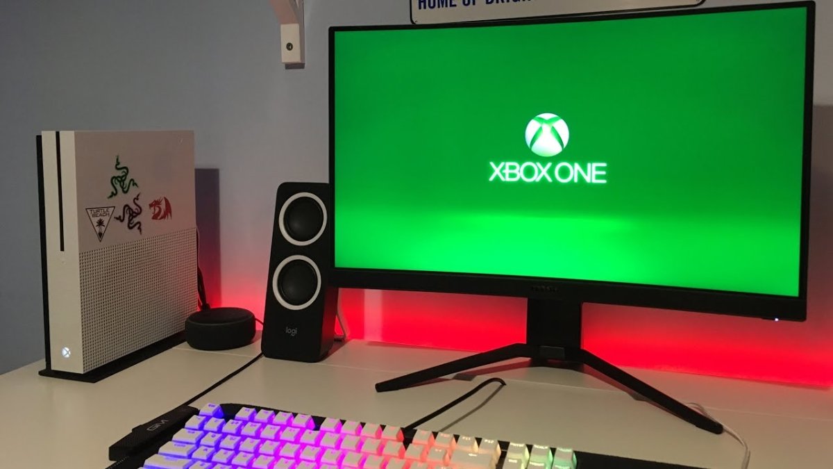 Can You Play Xbox on a Computer Monitor? - keysdirect.us