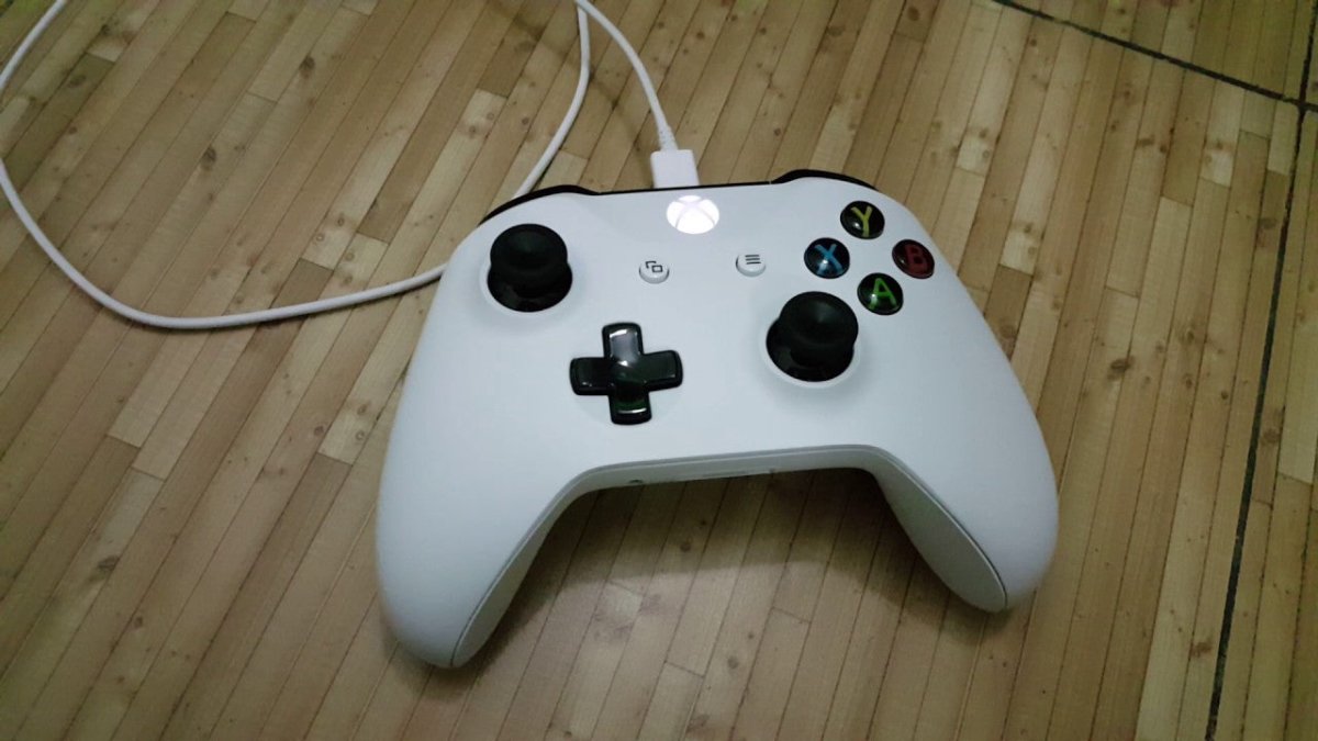 How Long to Charge Xbox One Controller? - keysdirect.us